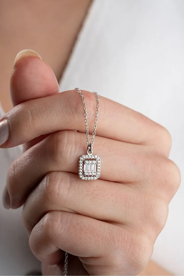 925 Ayar Gümüş Baget Taşlı Kolye